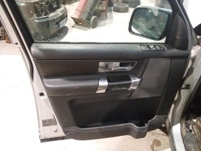 ELEVALUNAS DELANTERO IZQUIERDO