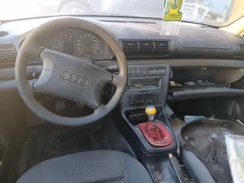 AUDI A4 BERLINA (B5) — vehículo donante para recambios 