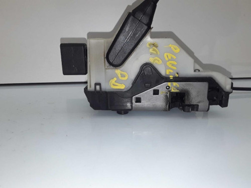 CERRADURA PUERTA DELANTERA DERECHA 