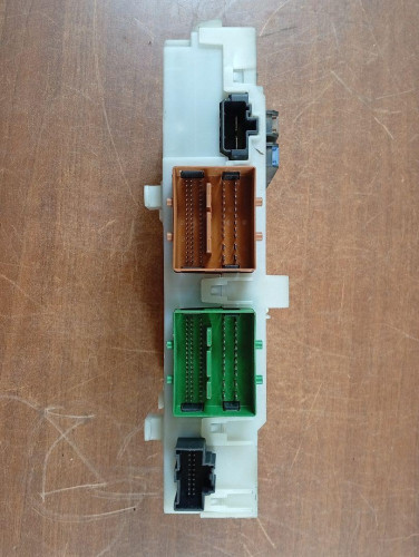 CAJA RELES / FUSIBLES Land Rover FREELANDER (LR2) 