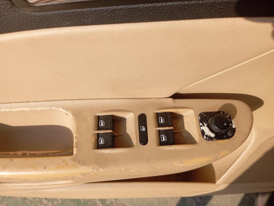 MANDO ELEVALUNAS DELANTERO IZQUIERDO, VOLKSWAGEN, PASSAT BERLINA (3C2)