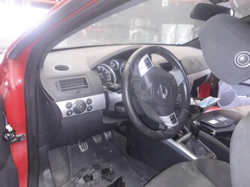  OPEL ASTRA H GTC 