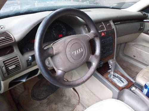 AUDI A8 (D2) — автомобиль-донор на запчасти 
