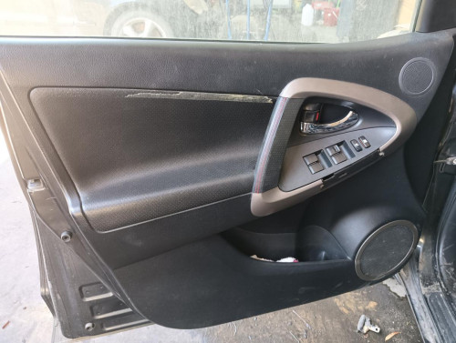 TOYOTA RAV4 (A3) — автомобиль-донор на запчасти 