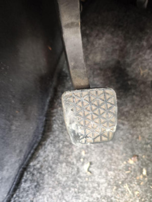 PEDAL EMBRAGUE