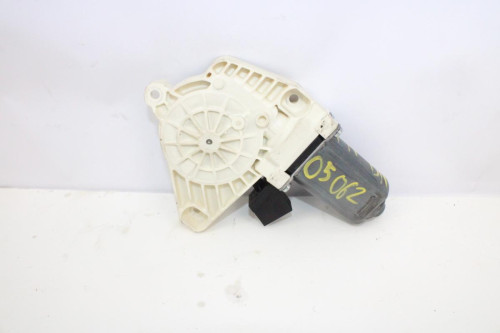 MOTOR ELEVALUNAS TRASERO DERECHO Mercedes-Benz CLASE A (BM 169) 