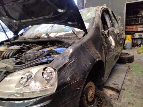 VOLKSWAGEN GOLF V (1K1)(10.2003) — vehículo donante para recambios 