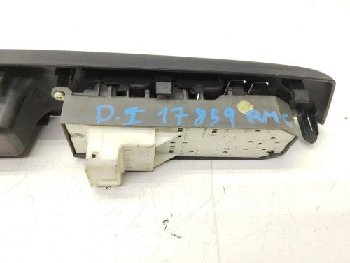 MANDO ELEVALUNAS DELANTERO IZQUIERDO Toyota YARIS (KSP1/NLP1/NSP1) 
