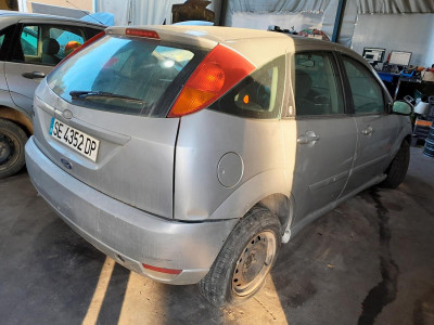FORD FOCUS BERLINA (CAK)
