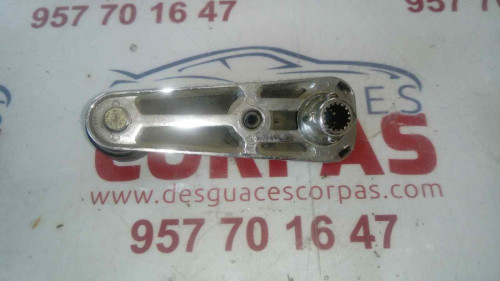  MANETA ELEVALUNAS TRASERA IZQUIERDA 
