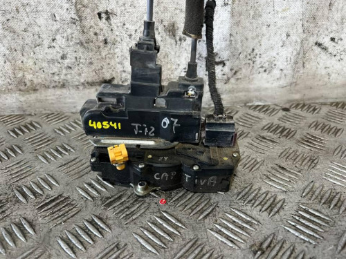 CERRADURA PUERTA TRASERA IZQUIERDA 