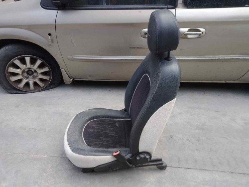 ASIENTO DELANTERO DERECHO Lancia YPSILON (101) 