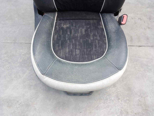 ASIENTO DELANTERO DERECHO Lancia YPSILON (101) 
