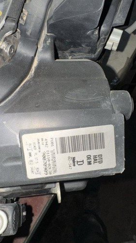  FARO DERECHO TOYOTA AURIS (E18) 