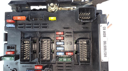  CAJA RELES / FUSIBLES PEUGEOT 206 