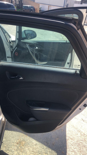 OPEL ASTRA J BERLINA 5P — vehículo donante para recambios 