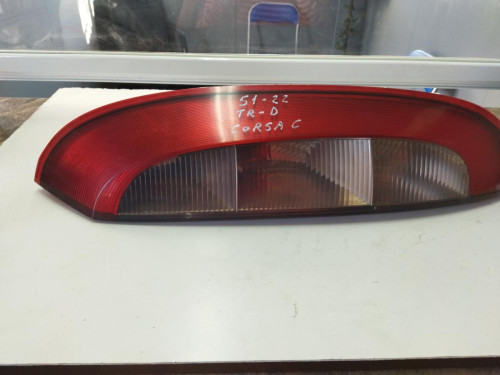 PILOTO TRASERO DERECHO OPEL CORSA C 