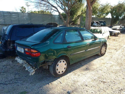 RENAULT LAGUNA (B56) — vehículo donante para recambios 