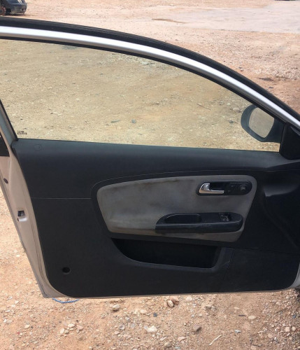 SEAT IBIZA (6L1) — автомобиль-донор на запчасти 