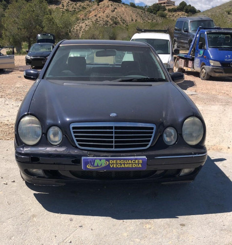 MERCEDES-BENZ CLASE E (BM 210) BERLINA — автомобиль-донор на запчасти 