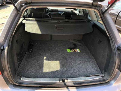 AUDI A4 AVANT (8E) de segunda mano