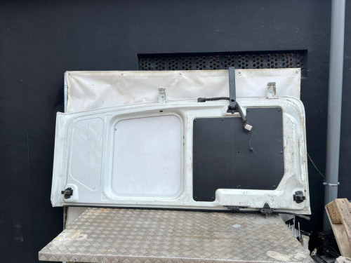 PUERTA TRASERA IZQUIERDA 