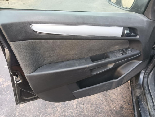 OPEL ASTRA H BERLINA — автомобиль-донор на запчасти 