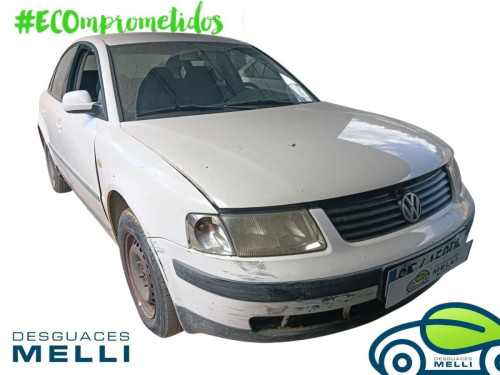 VOLKSWAGEN PASSAT BERLINA (3B2) — vehículo donante para recambios 
