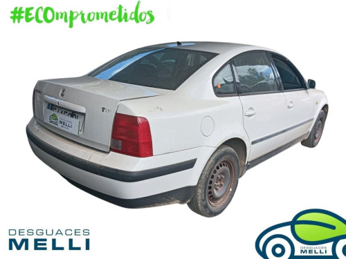 VOLKSWAGEN PASSAT BERLINA (3B2) — vehículo donante para recambios 