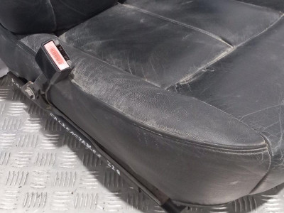 ASIENTO DELANTERO IZQUIERDO