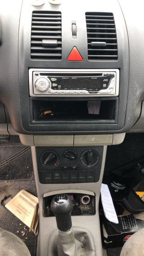 VOLKSWAGEN LUPO (6X1/6E1) — vehículo donante para recambios 