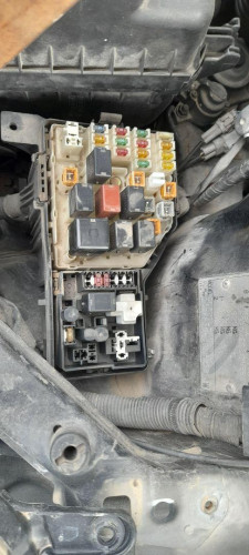 CAJA RELES / FUSIBLES TOYOTA RAV4 (A2) 