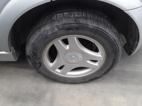 LLANTA Ssangyong KYRON 