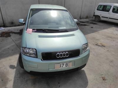 AUDI A2 (8Z)