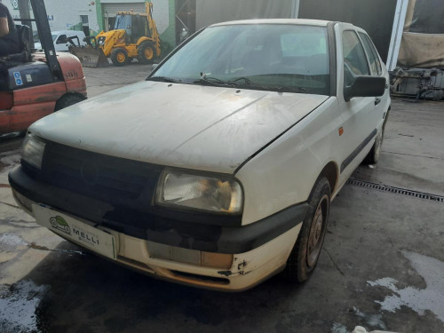 VOLKSWAGEN VENTO (1H2) 