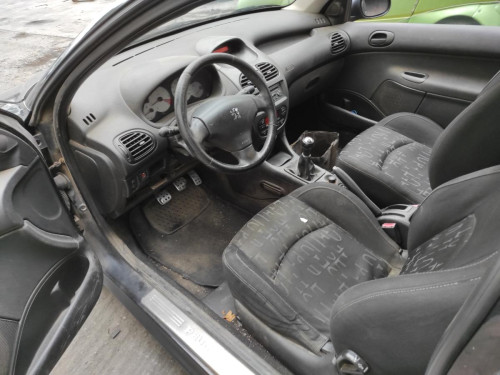 PEUGEOT 206 — vehículo donante para recambios 