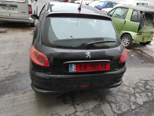 PEUGEOT 206 — vehículo donante para recambios 