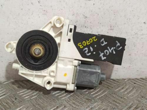  MOTOR ELEVALUNAS DELANTERO IZQUIERDO 