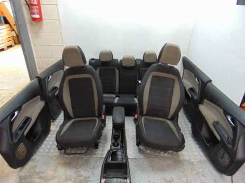  JUEGO ASIENTOS COMPLETO FIAT II TIPO (357) HATCHBACK 