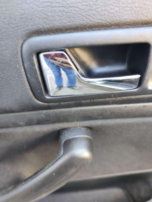 MANETA INTERIOR DELANTERA IZQUIERDA