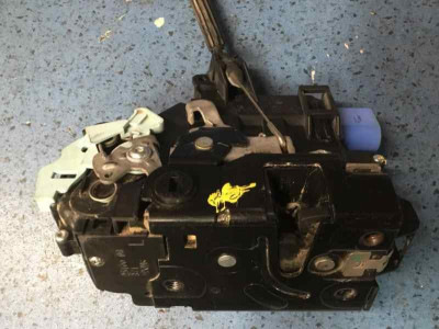 CERRADURA PUERTA TRASERA IZQUIERDA