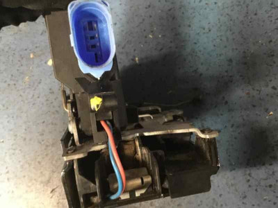 CERRADURA PUERTA TRASERA IZQUIERDA