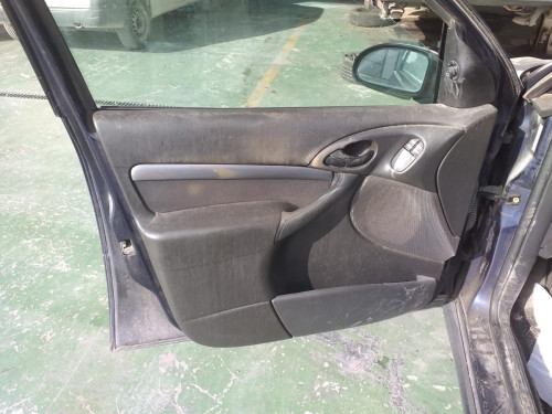  FORD FOCUS BERLINA (CAK) 