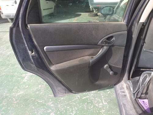  FORD FOCUS BERLINA (CAK) 