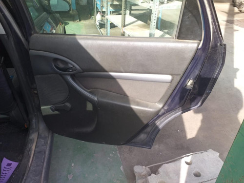  FORD FOCUS BERLINA (CAK) 