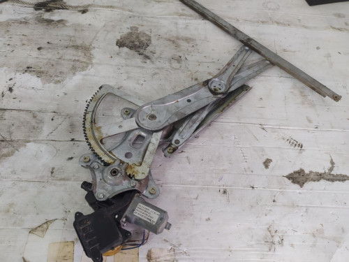  ELEVALUNAS DELANTERO DERECHO TOYOTA COROLLA VERSO (R1) 