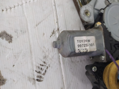 ELEVALUNAS DELANTERO DERECHO, TOYOTA, COROLLA VERSO (R1)