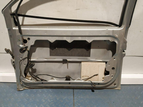  PUERTA DELANTERA DERECHA 