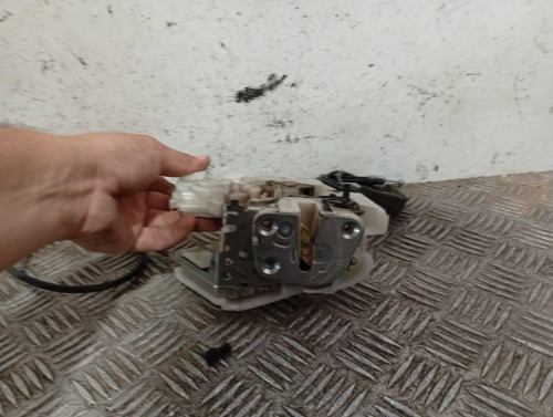 CERRADURA PUERTA TRASERA DERECHA 