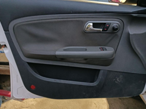 SEAT IBIZA (6L1) — автомобиль-донор на запчасти 